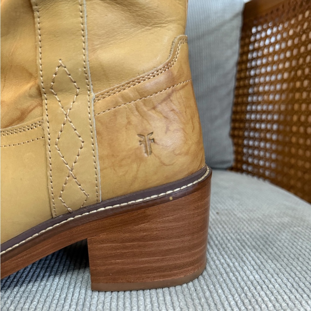 FRYE Banana Kate Pull On Boots - Picture 5 of 12